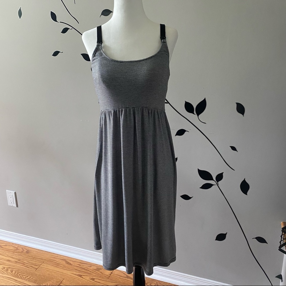 Thyme post partum/maternity dress - Picture 1 of 7
